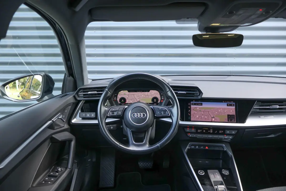 40 TFSIe 204pk Business edition | Trekhaak Afneembaar | Draadloos Carplay | Sportstoelen+verwarming | Draadloze telefoonlader | Privacy glas | Navigatie