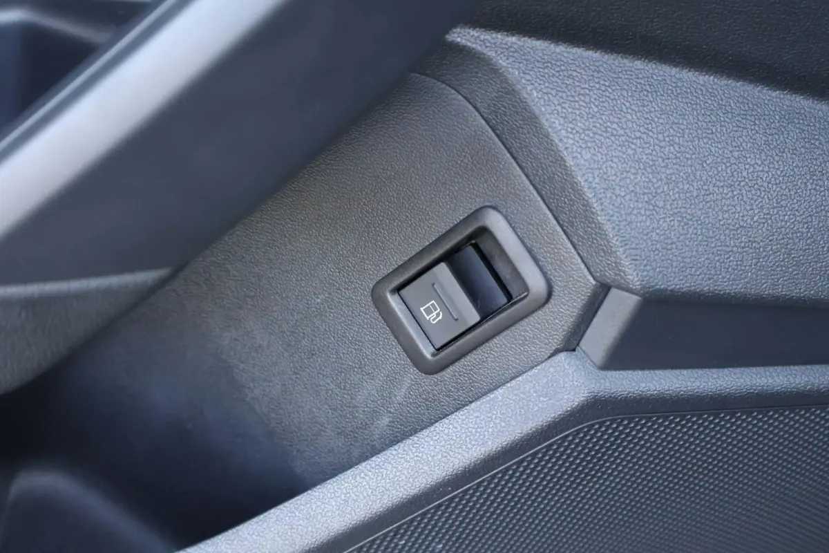 40 TFSIe 204pk Business edition | Trekhaak Afneembaar | Draadloos Carplay | Sportstoelen+verwarming | Draadloze telefoonlader | Privacy glas | Navigatie