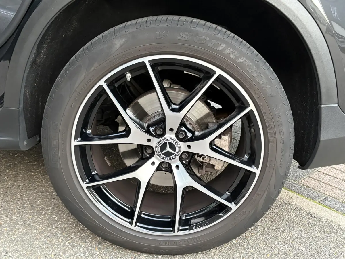4MATIC Premium Plus VAN: € 43.900- VOOR: € 39.877,- UW HERFSTVOORDEEL: € 4.023,-| PANO| ELEKTRISCHE STOELEN MET MEMORY| ADAPTIVE CRUISE CONTROL| ELEK. TREKHAAK| SFEERVERLICHTING| ELEKT