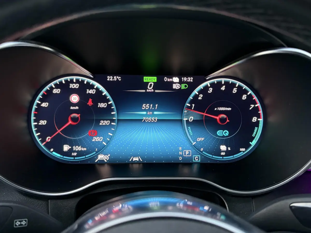 4MATIC Premium Plus VAN: € 43.900- VOOR: € 39.877,- UW HERFSTVOORDEEL: € 4.023,-| PANO| ELEKTRISCHE STOELEN MET MEMORY| ADAPTIVE CRUISE CONTROL| ELEK. TREKHAAK| SFEERVERLICHTING| ELEKT
