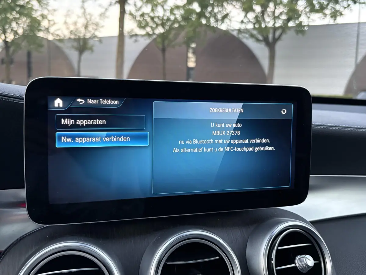 4MATIC Premium Plus VAN: € 43.900- VOOR: € 39.877,- UW HERFSTVOORDEEL: € 4.023,-| PANO| ELEKTRISCHE STOELEN MET MEMORY| ADAPTIVE CRUISE CONTROL| ELEK. TREKHAAK| SFEERVERLICHTING| ELEKT