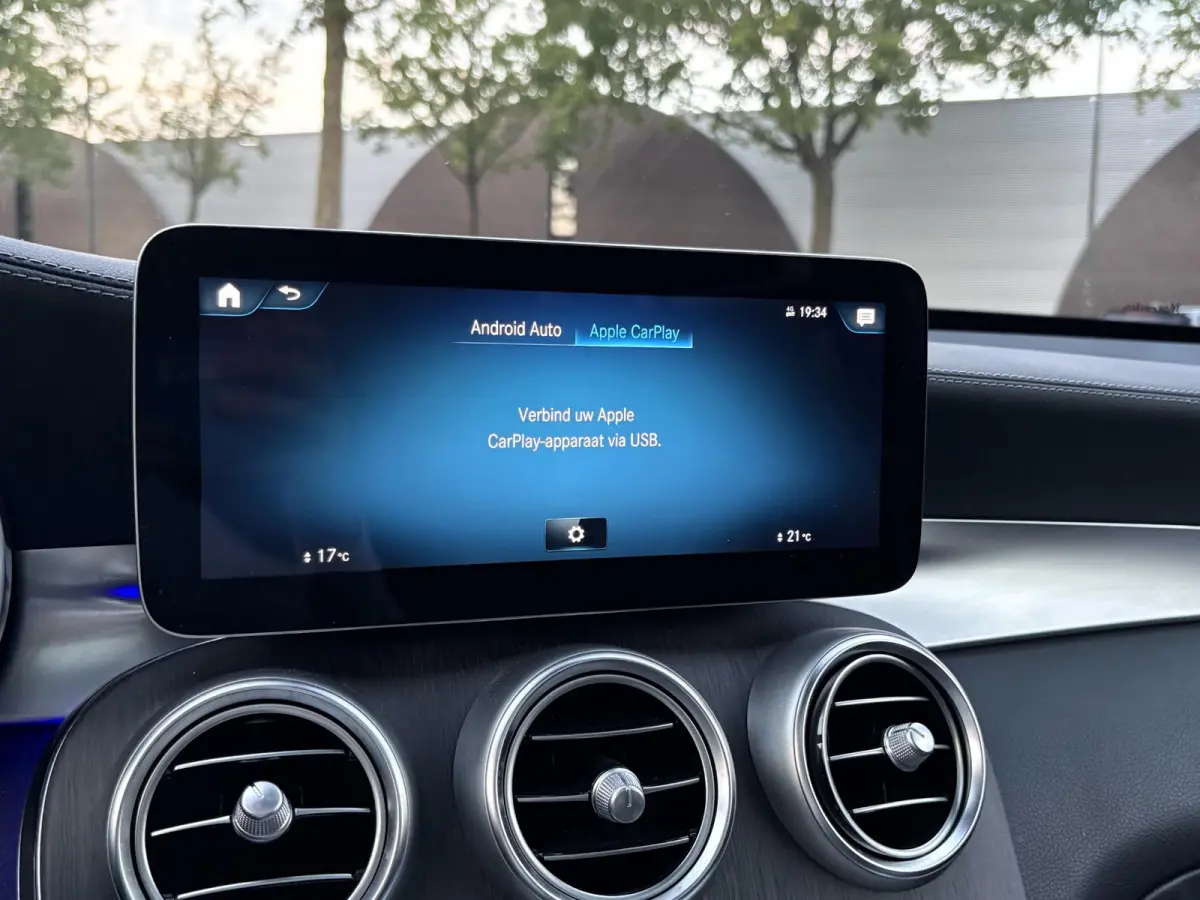 4MATIC Premium Plus VAN: € 43.900- VOOR: € 39.877,- UW HERFSTVOORDEEL: € 4.023,-| PANO| ELEKTRISCHE STOELEN MET MEMORY| ADAPTIVE CRUISE CONTROL| ELEK. TREKHAAK| SFEERVERLICHTING| ELEKT