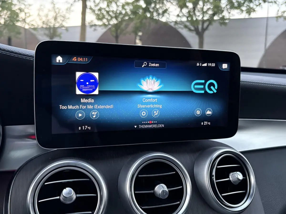 4MATIC Premium Plus VAN: € 43.900- VOOR: € 39.877,- UW HERFSTVOORDEEL: € 4.023,-| PANO| ELEKTRISCHE STOELEN MET MEMORY| ADAPTIVE CRUISE CONTROL| ELEK. TREKHAAK| SFEERVERLICHTING| ELEKT