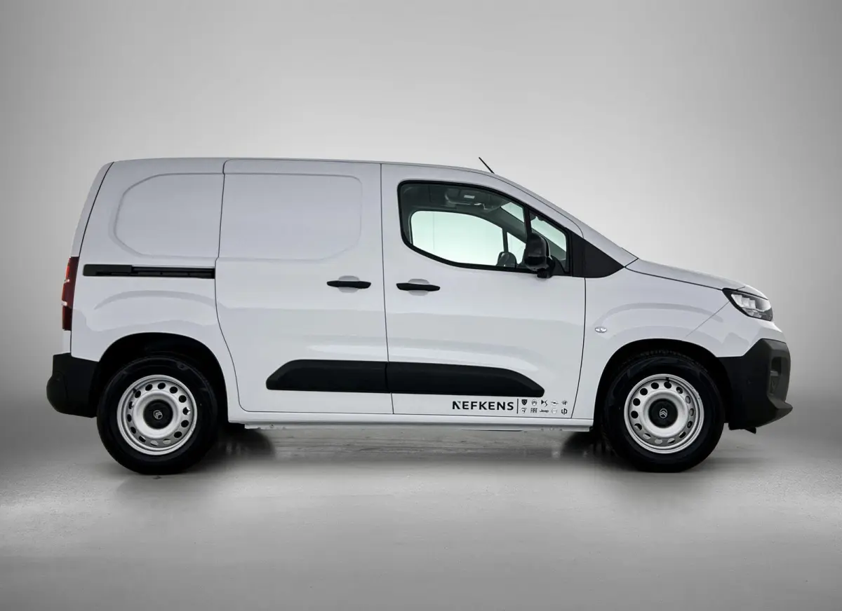 50 kWh 136pk | DEMO | Extreem lage kilometerstand! | 336km WLTP Actieradius | Navigatie | Houten laadruimte afwerking | Achteruitrij camera