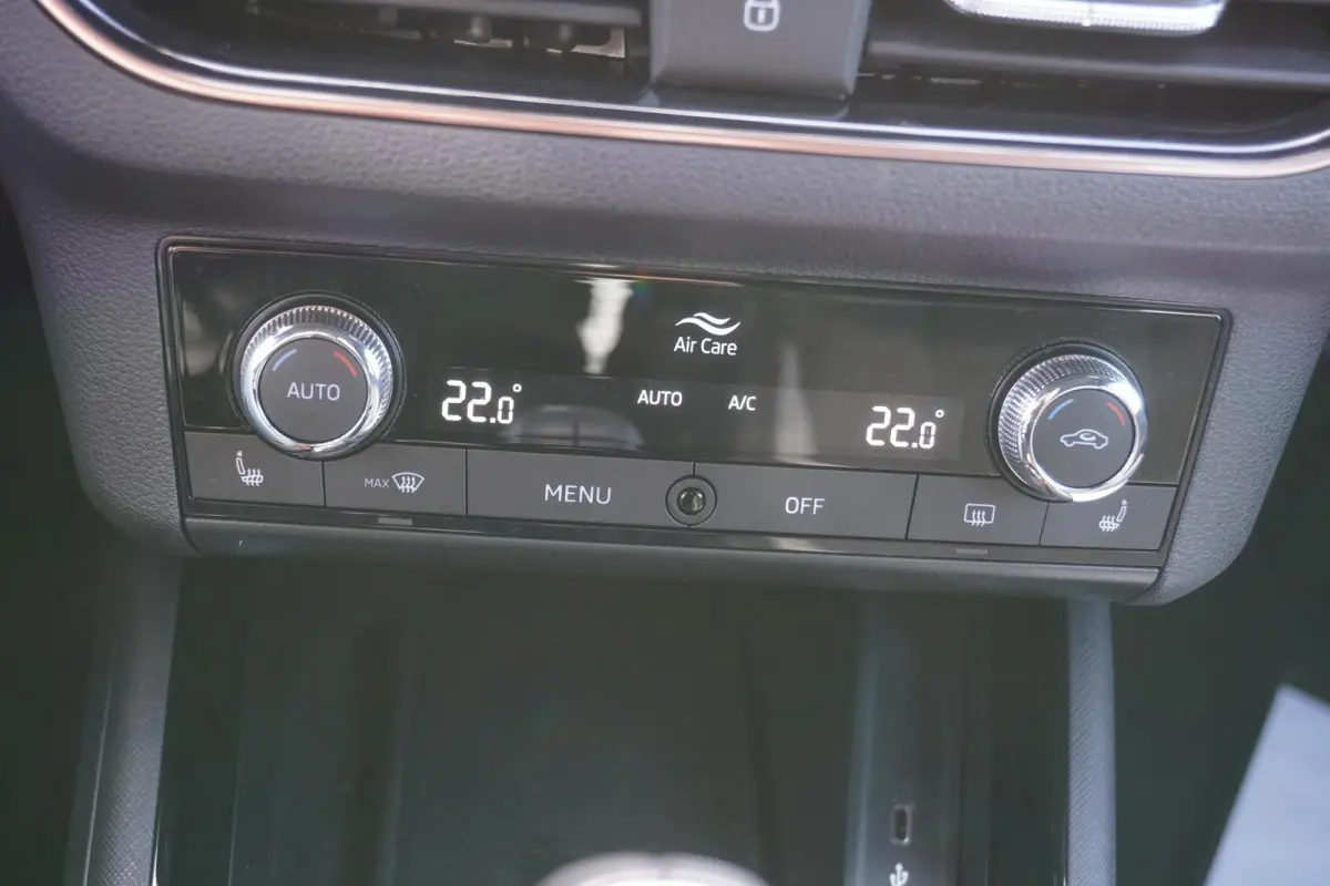 1.5 TSI 150pk DSG ACT Business Edition | Panoramadak | Trekhaak | Navigatie | Camera | Adaptive Cruise | Clima | stoel/stuur Verwarming