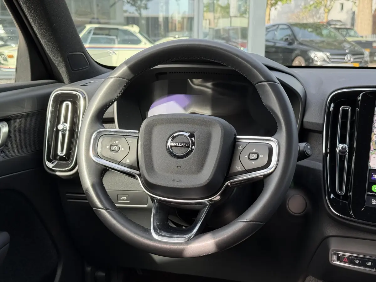 Core 70 kWh VAN: € 31.900- VOOR: € 29.877,- UW HERFSTVOORDEEL: € 2.023,-| SOH 91%| ELEK. TREKHAAK| WINTERPAKKET| STOEL +STUURVERWARMING| WARMTEPOMP| ACHTERUITRIJCAMERA| RIJKLAARPRIJS I