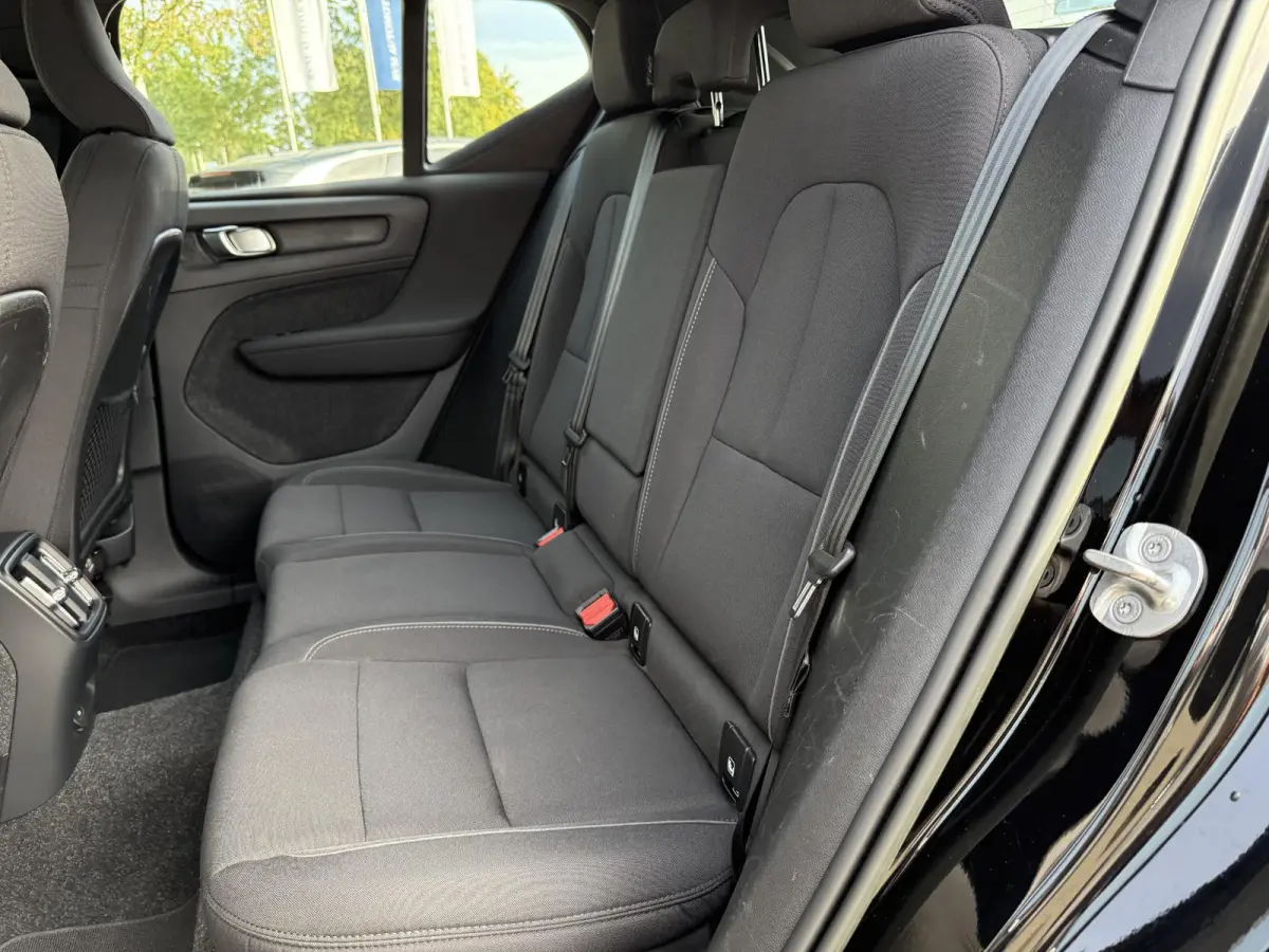 Core 70 kWh VAN: € 31.900- VOOR: € 29.877,- UW HERFSTVOORDEEL: € 2.023,-| SOH 91%| ELEK. TREKHAAK| WINTERPAKKET| STOEL +STUURVERWARMING| WARMTEPOMP| ACHTERUITRIJCAMERA| RIJKLAARPRIJS I