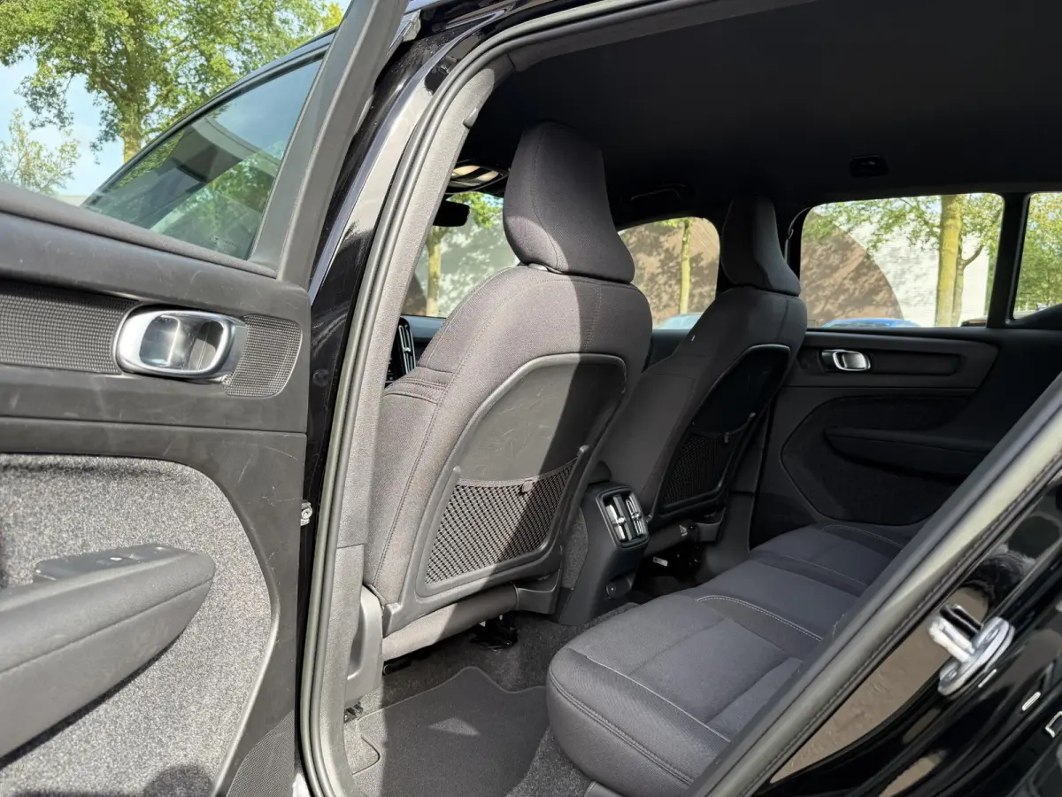 Core 70 kWh VAN: € 31.900- VOOR: € 29.877,- UW HERFSTVOORDEEL: € 2.023,-| SOH 91%| ELEK. TREKHAAK| WINTERPAKKET| STOEL +STUURVERWARMING| WARMTEPOMP| ACHTERUITRIJCAMERA| RIJKLAARPRIJS I