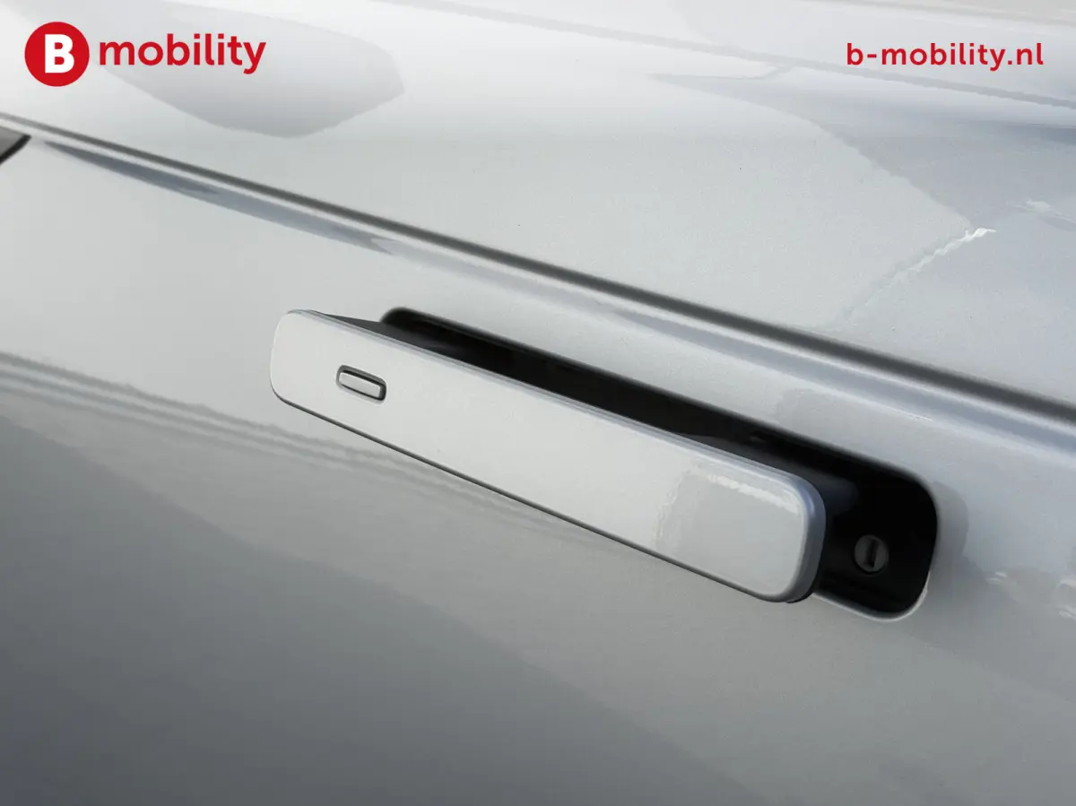 2.0 P400e AWD Dynamic SE PHEV Panoramadak Meridian Sound | Adaptive Cruise Control | 360 Camera | Leer | DAB