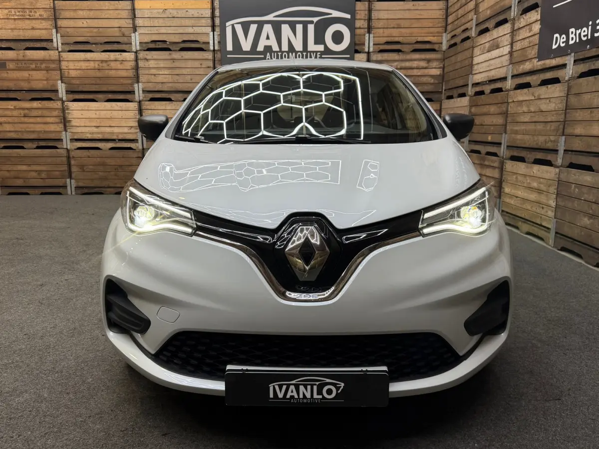 R110 Life 52 kWh (KOOP ACCU) Led Navi Airconditioning PDC