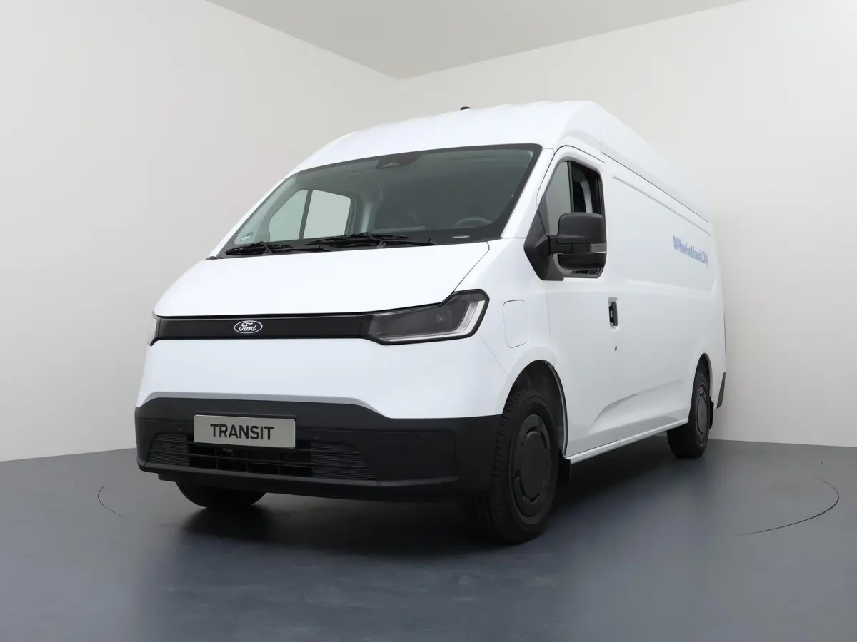 L2H2 56 kWh 330 TREND | Camera | PDC Voor+Achter | 1300 KG Laadvermogen | Laadvolume van 8.5(m³)