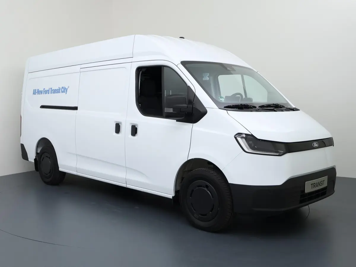 L2H2 56 kWh 330 TREND | Camera | PDC Voor+Achter | 1300 KG Laadvermogen | Laadvolume van 8.5(m³)