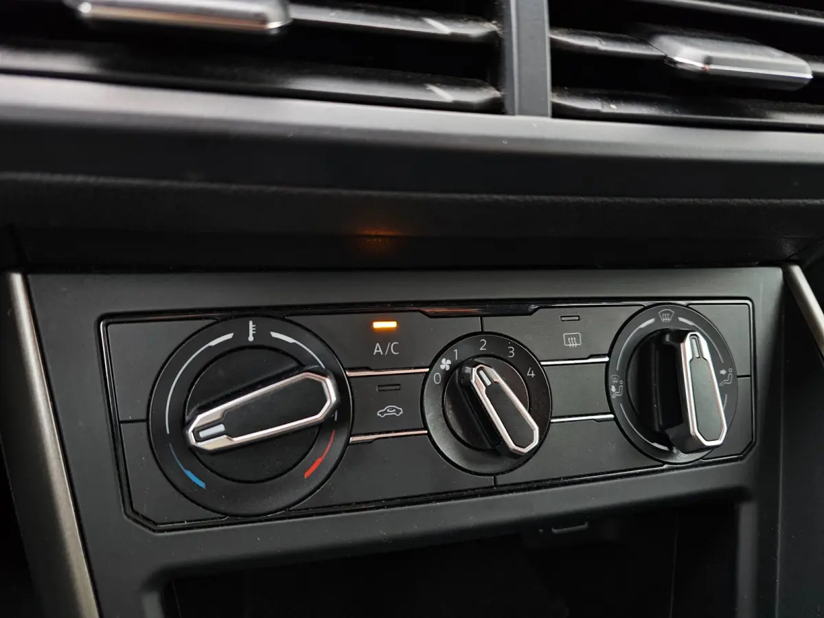 1.0 TSI bj 2018 Airco/Cruise APK 30-06-2027