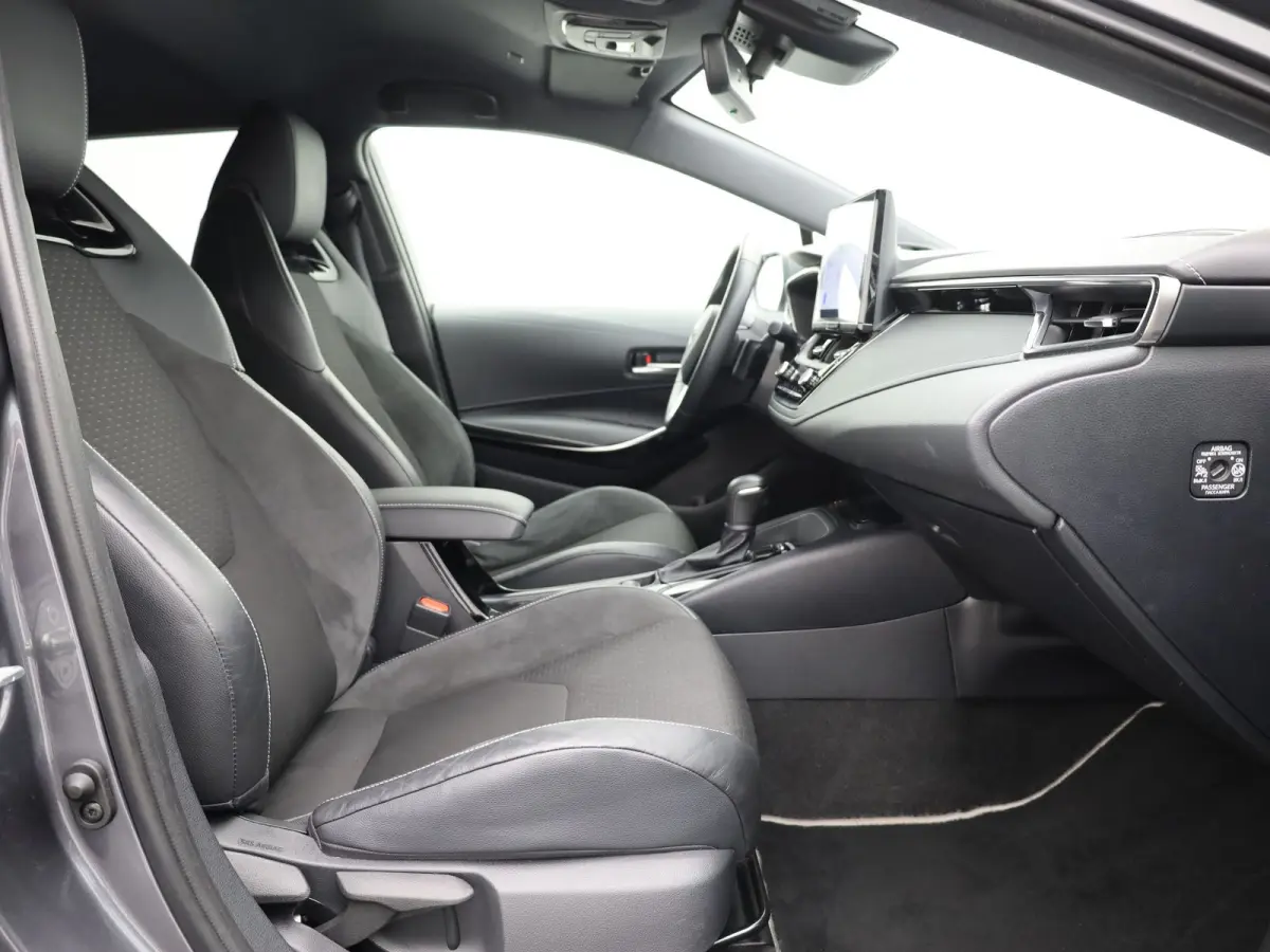 Hybrid 200 Executive | JBL | Head Up | Trekhaak afnb. | BSM | Keyless | Elk. A-klep | Prijs Rijklaar!!