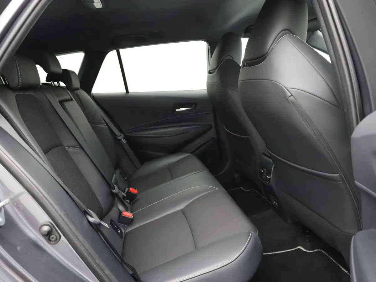 Hybrid 200 Executive | JBL | Head Up | Trekhaak afnb. | BSM | Keyless | Elk. A-klep | Prijs Rijklaar!!