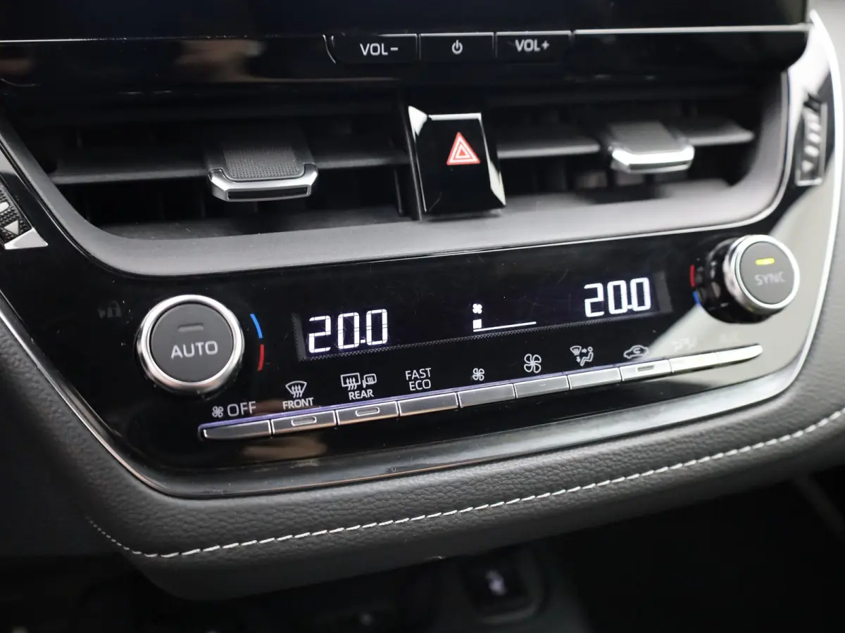 Hybrid 200 Executive | JBL | Head Up | Trekhaak afnb. | BSM | Keyless | Elk. A-klep | Prijs Rijklaar!!