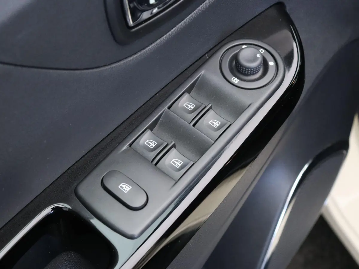 TCe 120pk Dynamique | Dealer onderhouden | Achteruitrijcamera | Climate control | Parkeersensoren achter |