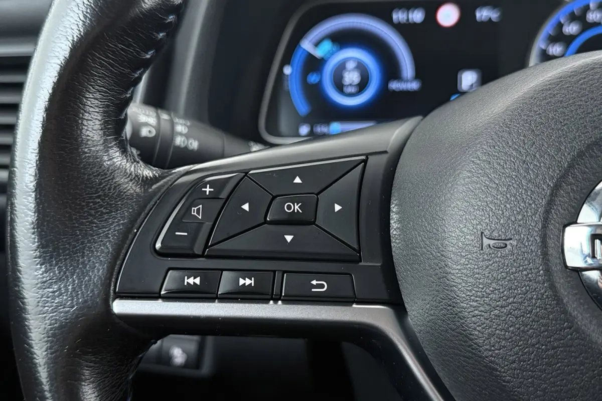 N-Connecta 40 kWh | Org NL | SOH 88% | CarPlay | Stoelverwarming V+A | Climate Control |