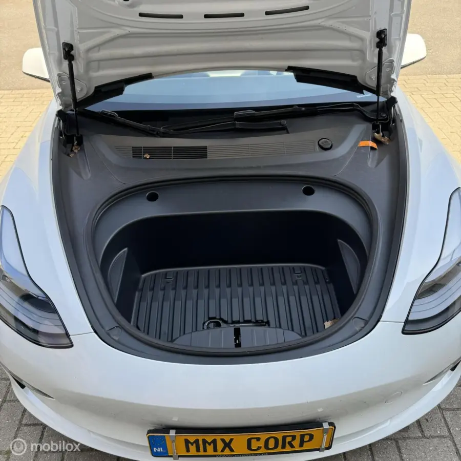 Long Range AWD + MMX PACK + IAP + SOH 92.1%