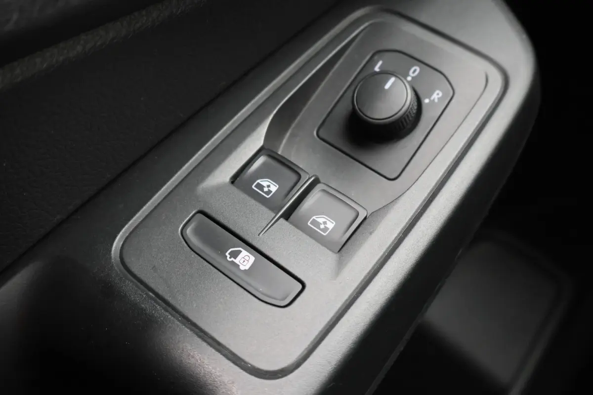 2.0 TDI Comfort Airco, Cruise, Camera, Apple Carplay, Elektrisch Pakket, PDC, 18''