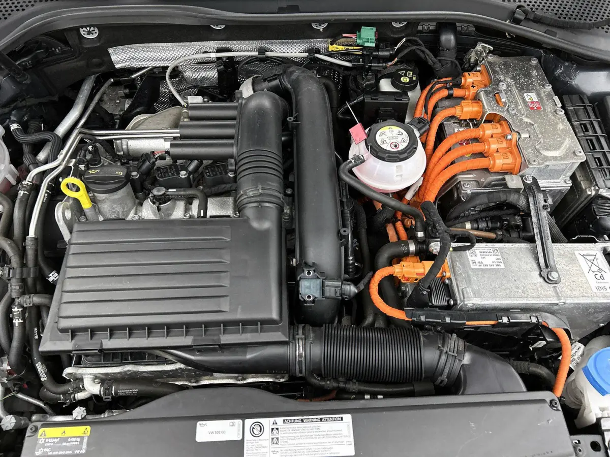 1.4 TSI PHEV GTE | Automaat | Climate Control | Achteruitrijcamera | Cruise Control | Lichtmetalen Velgen |