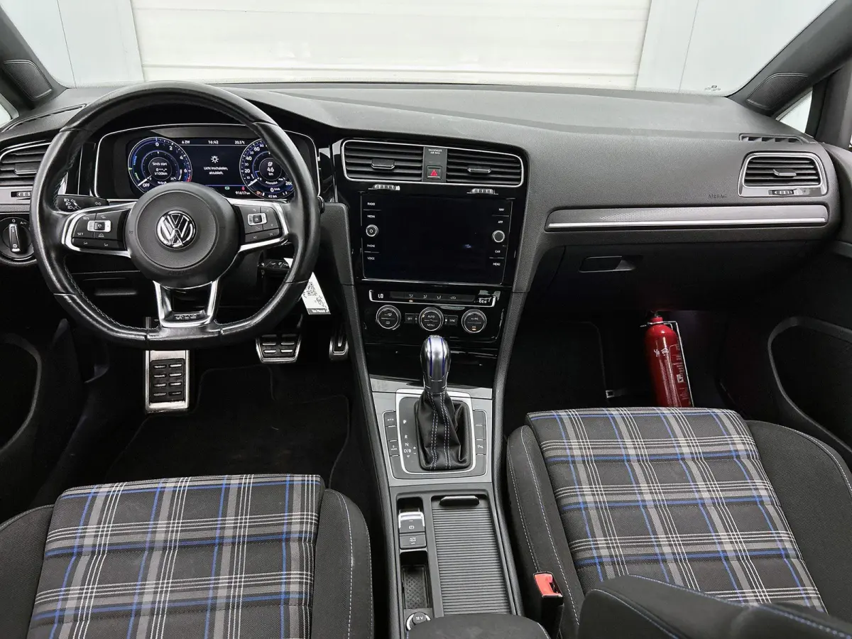 1.4 TSI PHEV GTE | Automaat | Climate Control | Achteruitrijcamera | Cruise Control | Lichtmetalen Velgen |