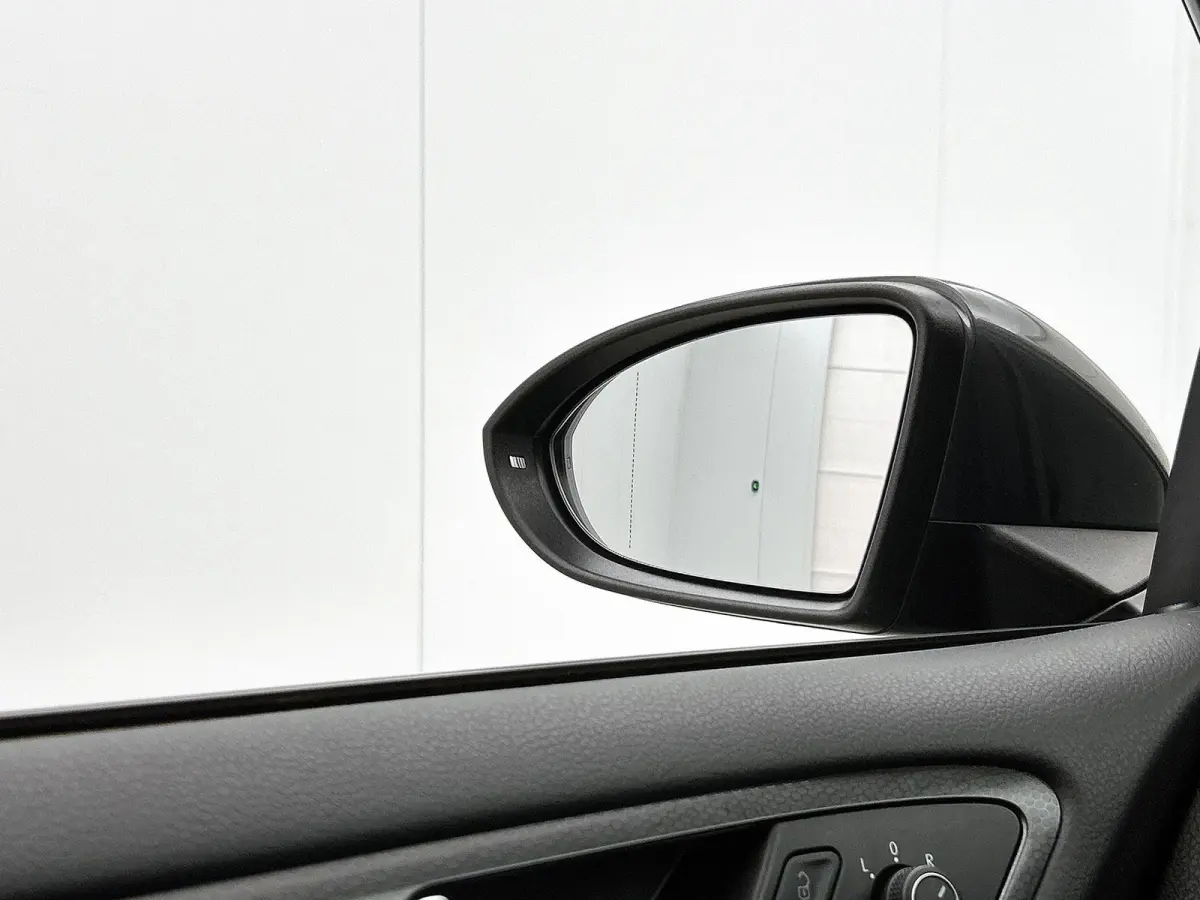 1.4 TSI PHEV GTE | Automaat | Climate Control | Achteruitrijcamera | Cruise Control | Lichtmetalen Velgen |
