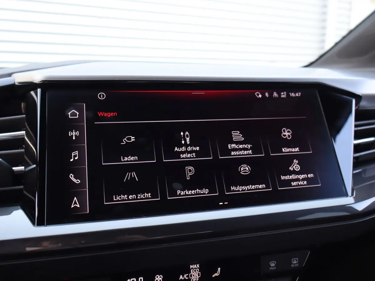 35 170pk S edition 55 kWh | Apple Carplay/Android Auto | Voorstoelen Verwarmd | Achteruitrijcamera | Adaptive Cruise | Matrix LED | Waterpomp
