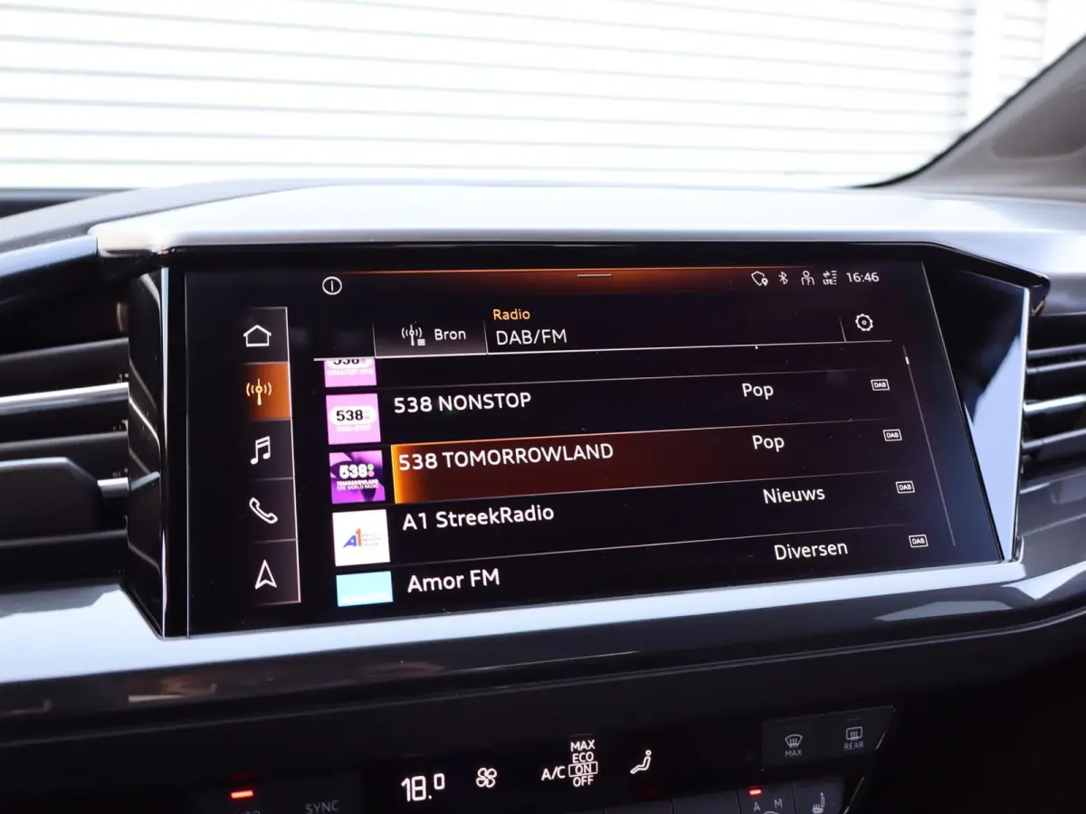 35 170pk S edition 55 kWh | Apple Carplay/Android Auto | Voorstoelen Verwarmd | Achteruitrijcamera | Adaptive Cruise | Matrix LED | Waterpomp