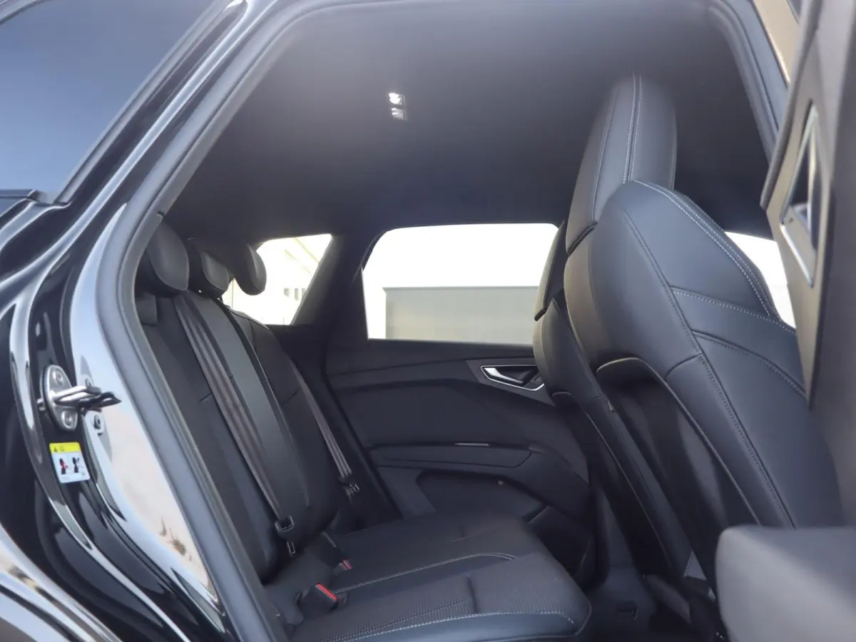 35 170pk S edition 55 kWh | Apple Carplay/Android Auto | Voorstoelen Verwarmd | Achteruitrijcamera | Adaptive Cruise | Matrix LED | Waterpomp