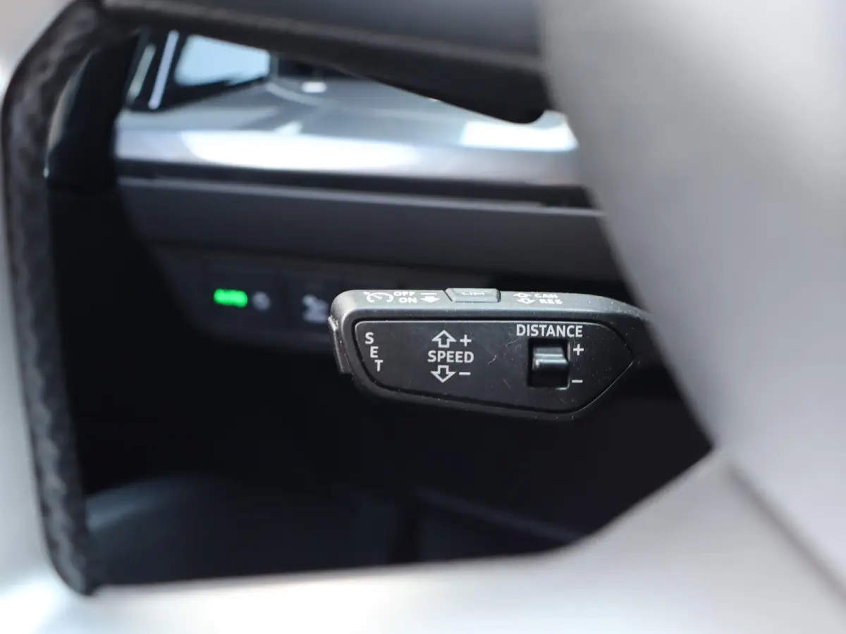 35 170pk S edition 55 kWh | Apple Carplay/Android Auto | Voorstoelen Verwarmd | Achteruitrijcamera | Adaptive Cruise | Matrix LED | Waterpomp