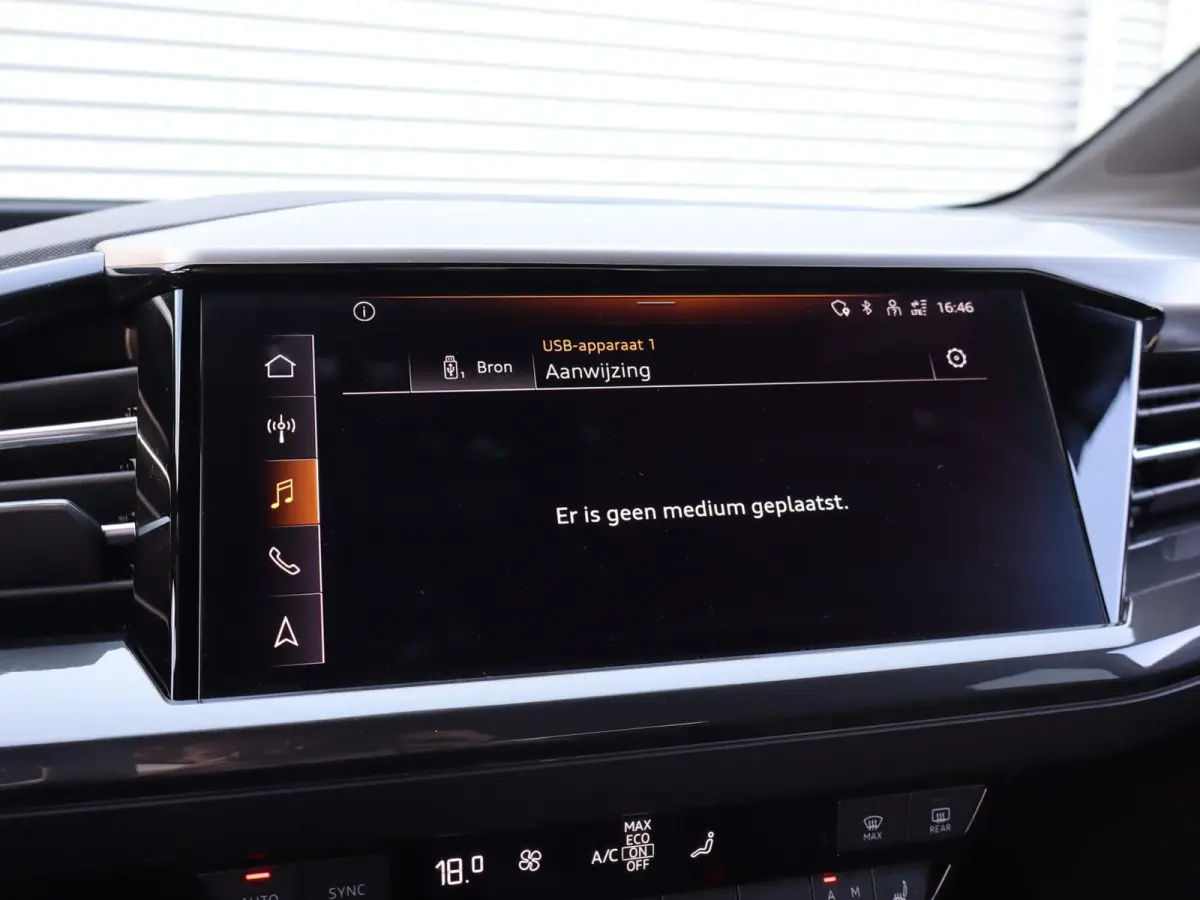 35 170pk S edition 55 kWh | Apple Carplay/Android Auto | Voorstoelen Verwarmd | Achteruitrijcamera | Adaptive Cruise | Matrix LED | Waterpomp