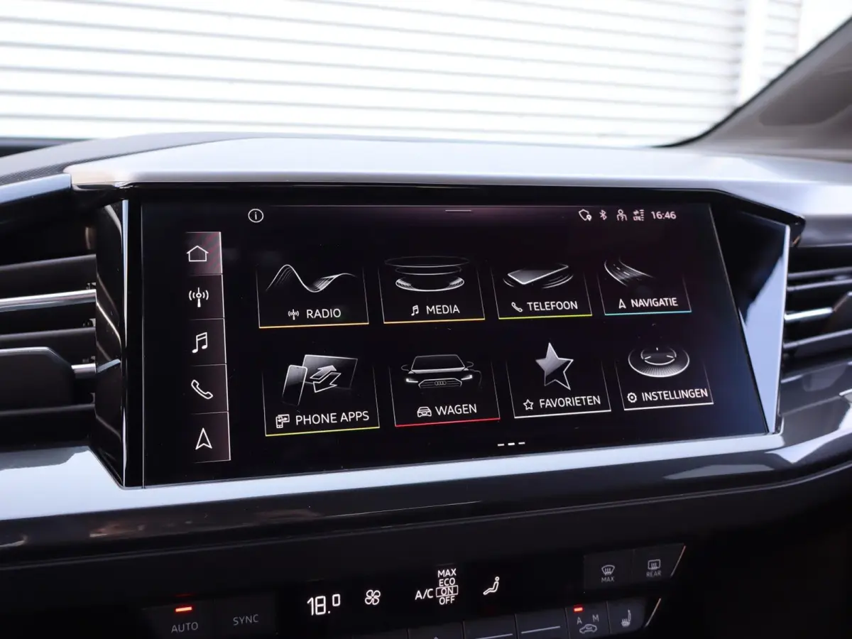 35 170pk S edition 55 kWh | Apple Carplay/Android Auto | Voorstoelen Verwarmd | Achteruitrijcamera | Adaptive Cruise | Matrix LED | Waterpomp