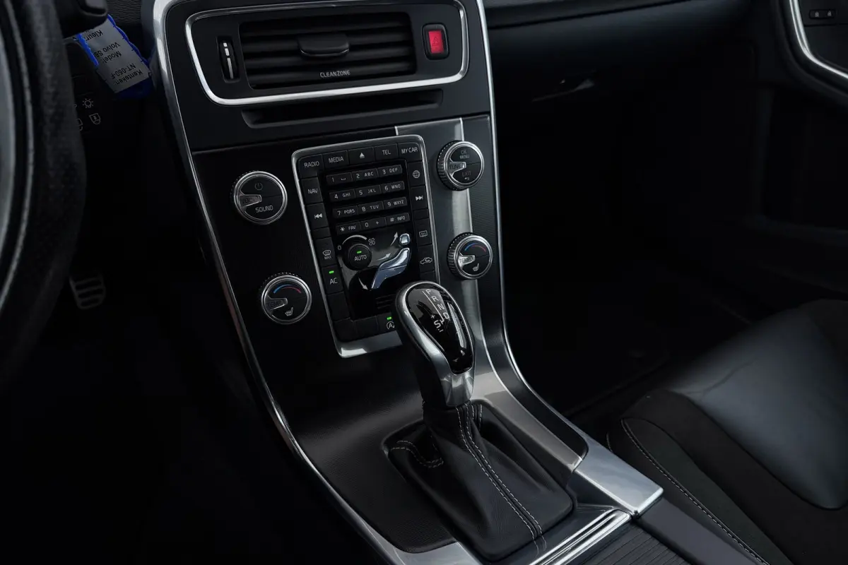 1.5 T3 Nordic+ | Trekhaak | Org NL | Dealer Ond. | R-Design | Stoelverwarming | Navigatie | Xenon |