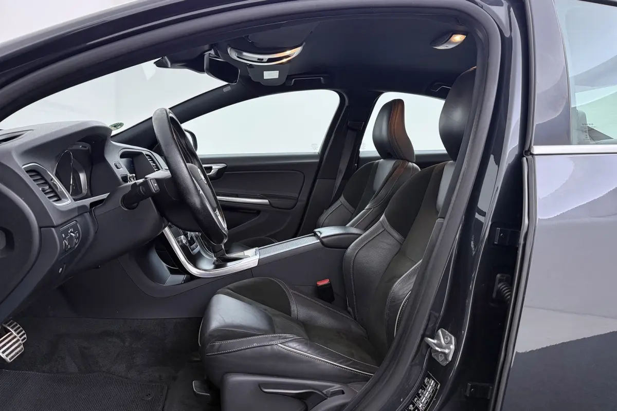 1.5 T3 Nordic+ | Trekhaak | Org NL | Dealer Ond. | R-Design | Stoelverwarming | Navigatie | Xenon |