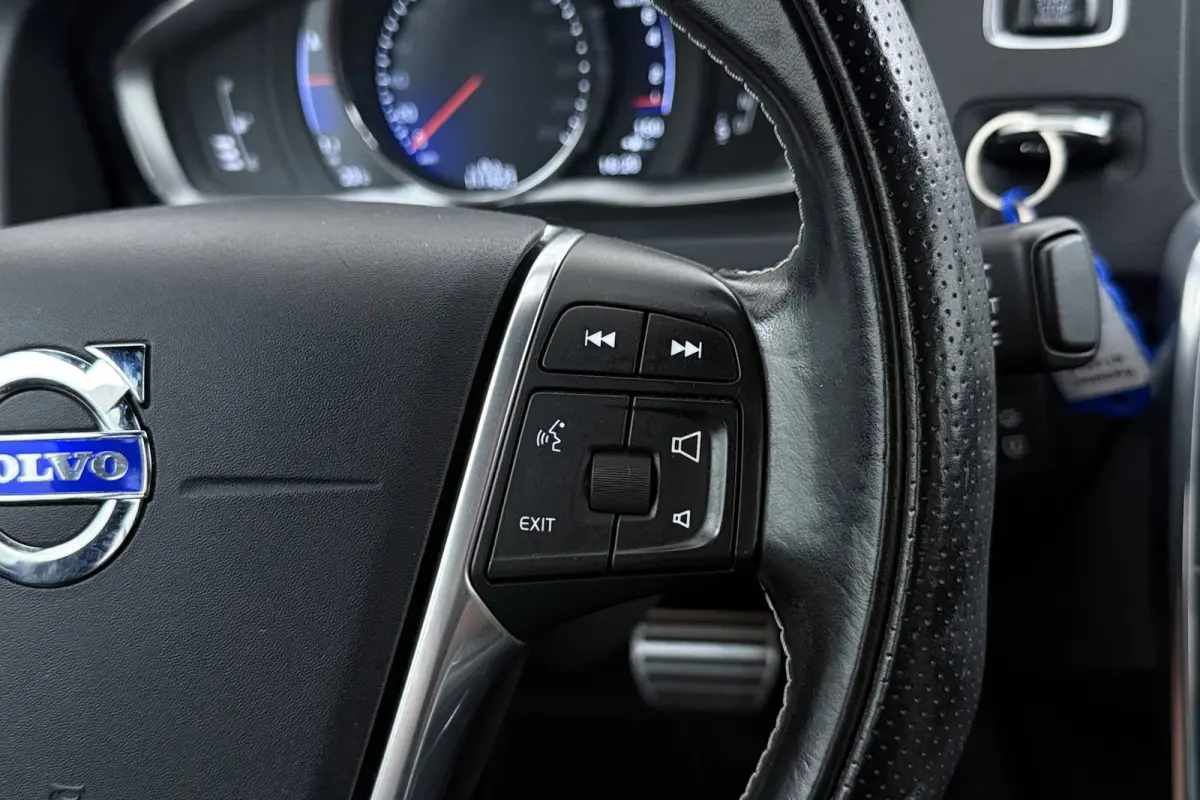 1.5 T3 Nordic+ | Trekhaak | Org NL | Dealer Ond. | R-Design | Stoelverwarming | Navigatie | Xenon |