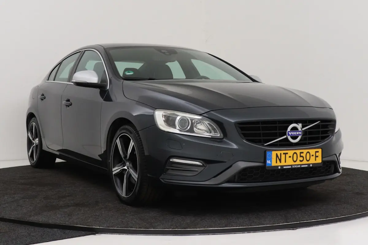 1.5 T3 Nordic+ | Trekhaak | Org NL | Dealer Ond. | R-Design | Stoelverwarming | Navigatie | Xenon |