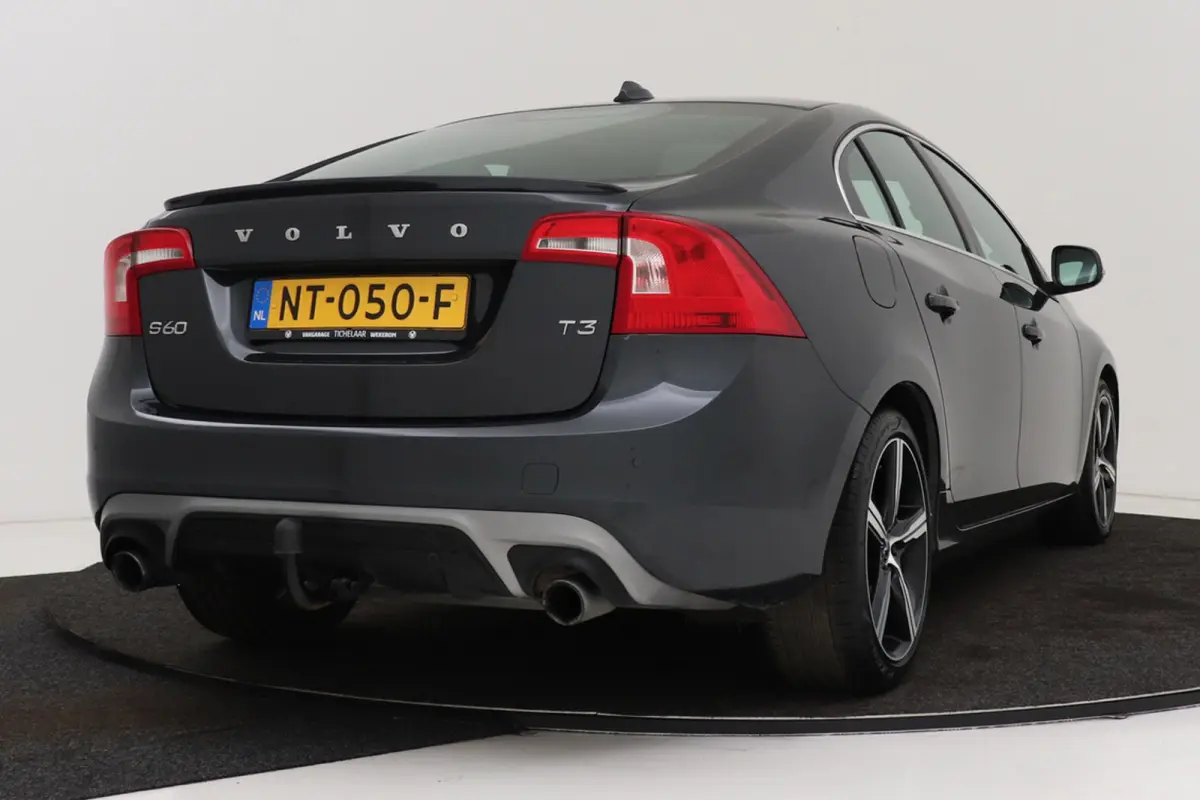 1.5 T3 Nordic+ | Trekhaak | Org NL | Dealer Ond. | R-Design | Stoelverwarming | Navigatie | Xenon |