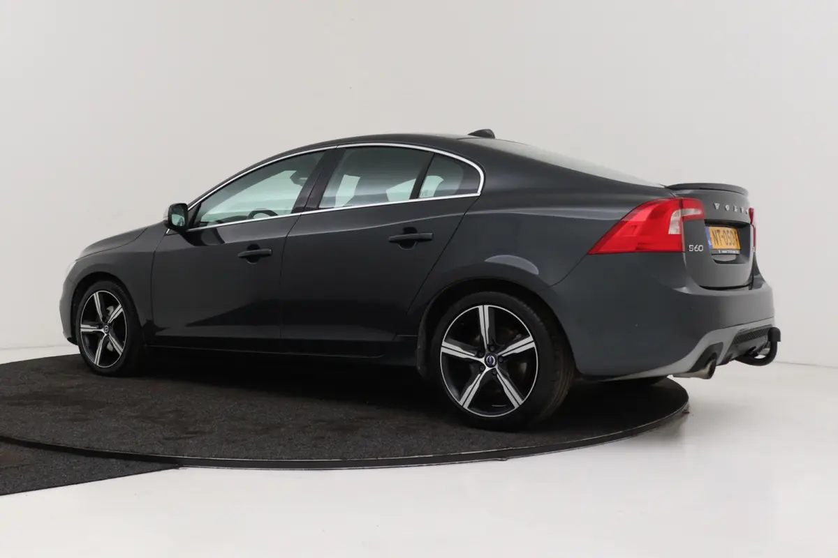 1.5 T3 Nordic+ | Trekhaak | Org NL | Dealer Ond. | R-Design | Stoelverwarming | Navigatie | Xenon |