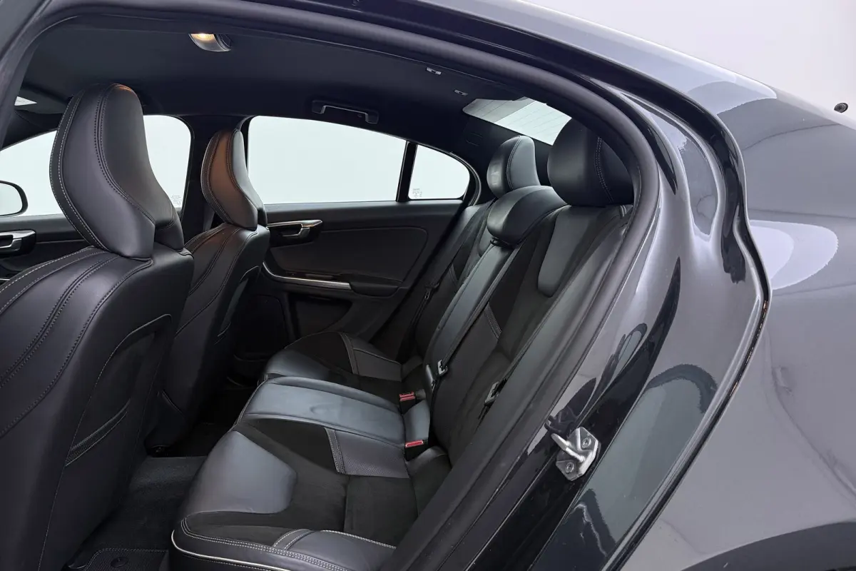 1.5 T3 Nordic+ | Trekhaak | Org NL | Dealer Ond. | R-Design | Stoelverwarming | Navigatie | Xenon |