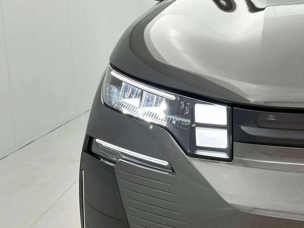 SUV Business Comfort Range 73 kWh 210pk | DEMO | Navigatie | 360° Camera | Handsfree achterklep | Adaptieve Cruise Control | Climate Control | Parkeersensoren v+a | Head-up display | LED ko