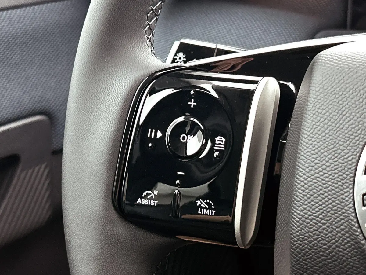 SUV Business Comfort Range 73 kWh 210pk | DEMO | Navigatie | 360° Camera | Handsfree achterklep | Adaptieve Cruise Control | Climate Control | Parkeersensoren v+a | Head-up display | LED ko