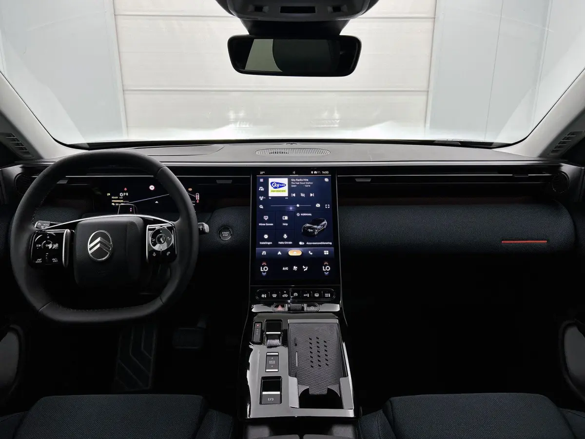 SUV Business Comfort Range 73 kWh 210pk | DEMO | Navigatie | 360° Camera | Handsfree achterklep | Adaptieve Cruise Control | Climate Control | Parkeersensoren v+a | Head-up display | LED ko