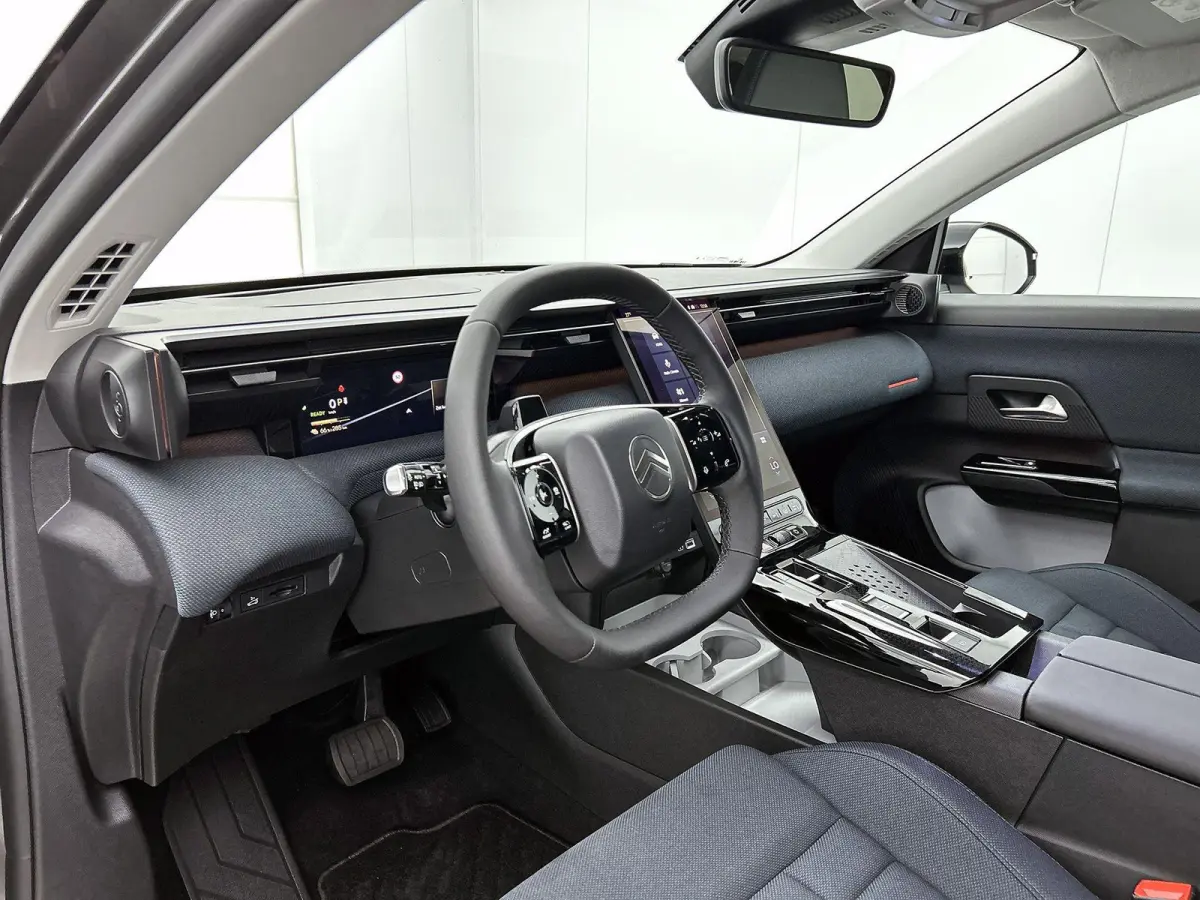 SUV Business Comfort Range 73 kWh 210pk | DEMO | Navigatie | 360° Camera | Handsfree achterklep | Adaptieve Cruise Control | Climate Control | Parkeersensoren v+a | Head-up display | LED ko