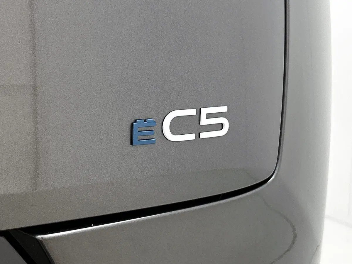 SUV Business Comfort Range 73 kWh 210pk | DEMO | Navigatie | 360° Camera | Handsfree achterklep | Adaptieve Cruise Control | Climate Control | Parkeersensoren v+a | Head-up display | LED ko