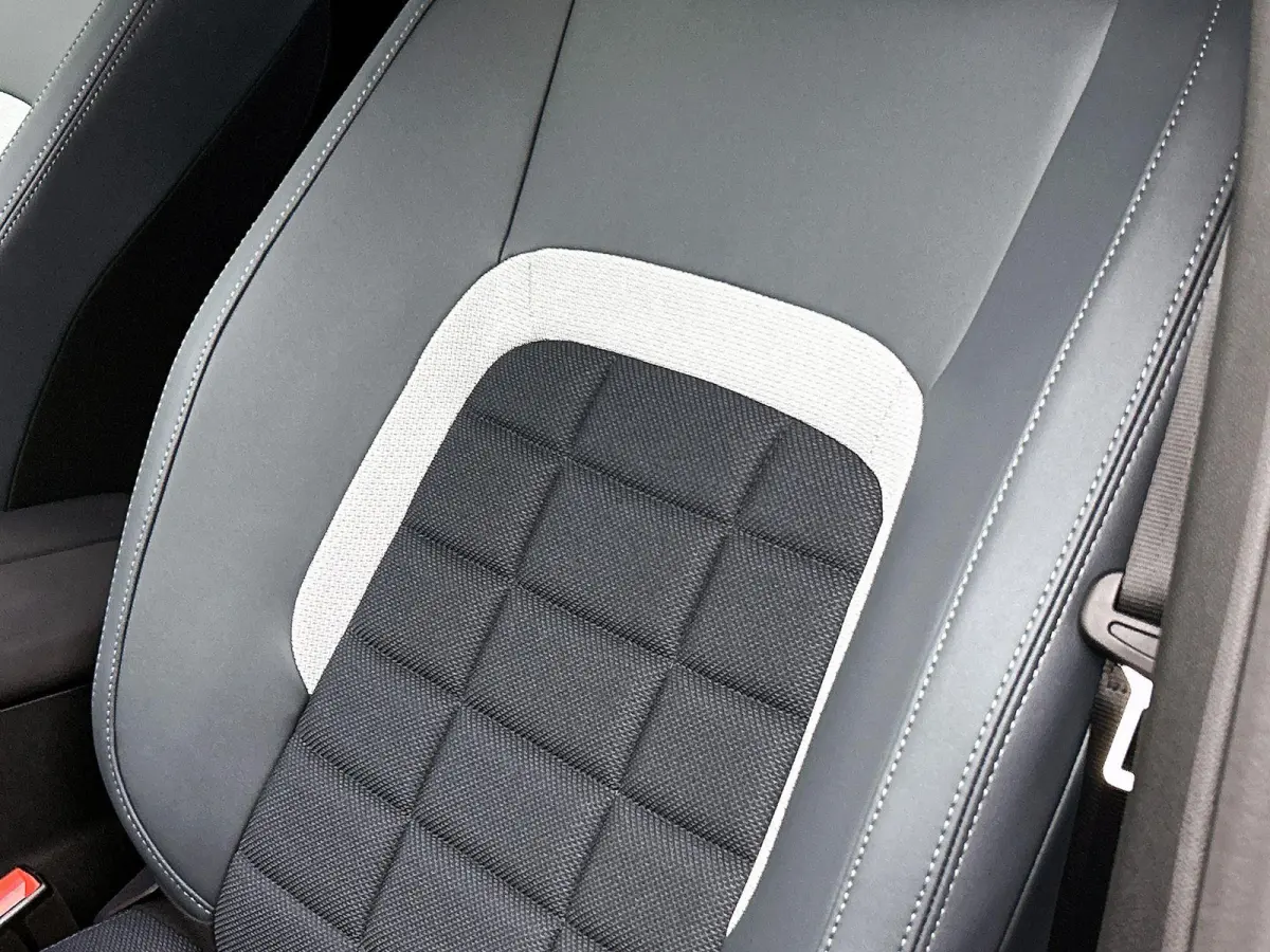 SUV Business Comfort Range 73 kWh 210pk | DEMO | Navigatie | 360° Camera | Handsfree achterklep | Adaptieve Cruise Control | Climate Control | Parkeersensoren v+a | Head-up display | LED ko