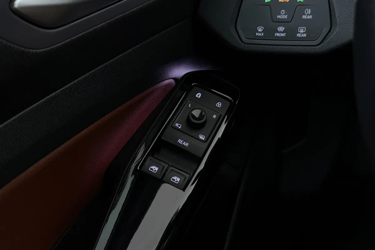First 77 kWh | Uitklap Trekhaak | SOH 91% | Camera | Adap. Cruise | CarPlay |