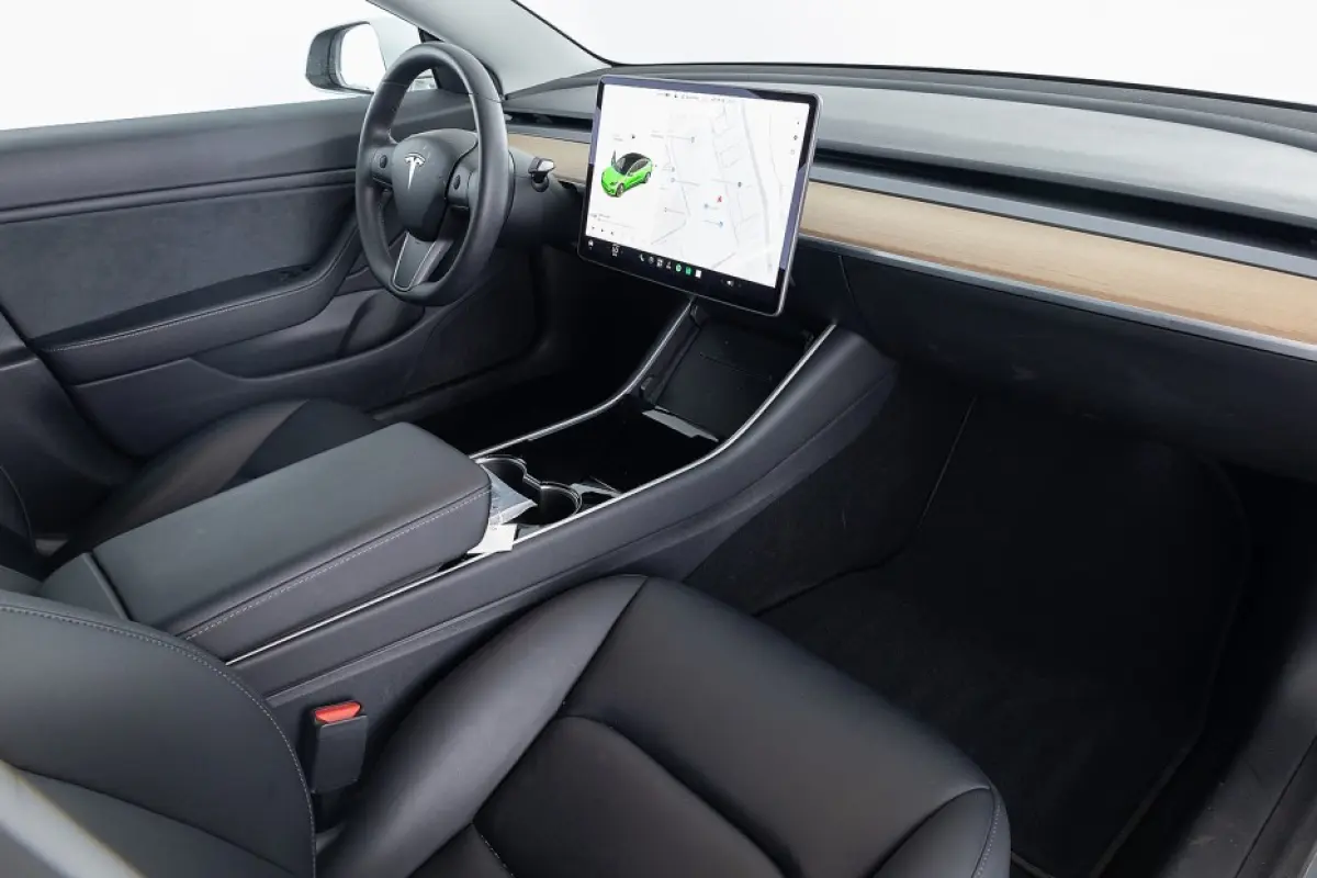 Long Range AWD 75 kWh *SOH 99.5%* PANORAMADAK | LEDER