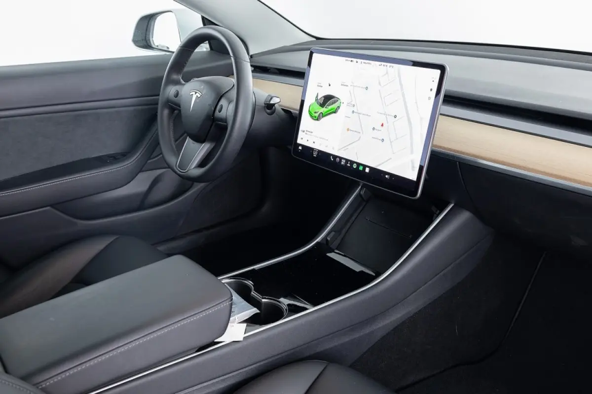 Long Range AWD 75 kWh *SOH 99.5%* PANORAMADAK | LEDER
