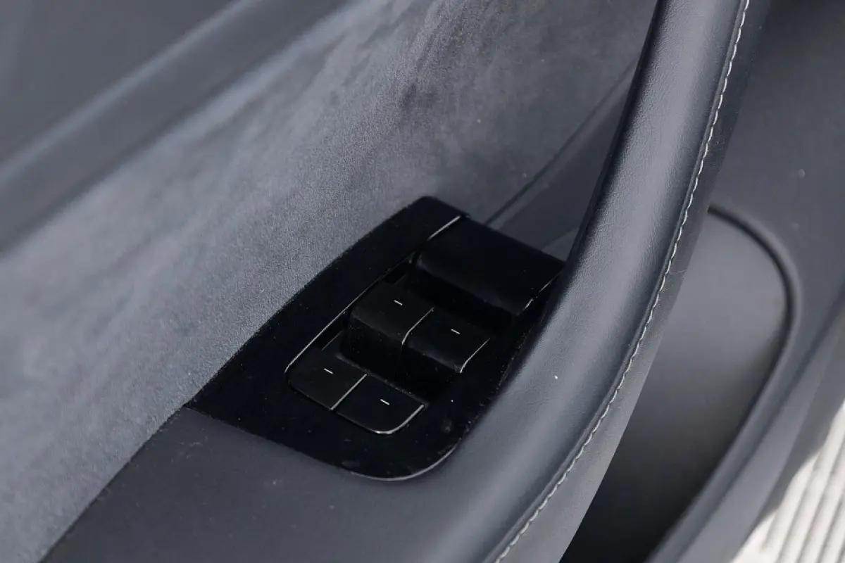 Long Range AWD 75 kWh *SOH 99.5%* PANORAMADAK | LEDER